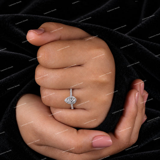 Luxury Pear Cut VVS Moissanite Diamond Halo Engagement Ring